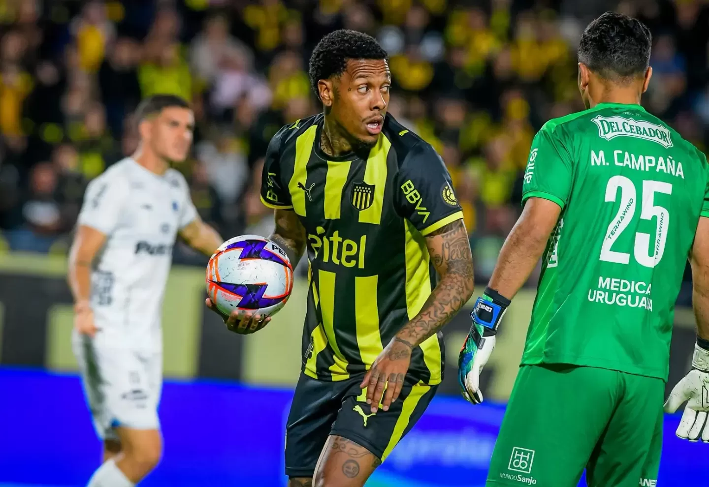 Imagen de A qué hora juega Peñarol contra Juventud por el Torneo Apertura: hora, dónde ver y probables 11 de los equipos