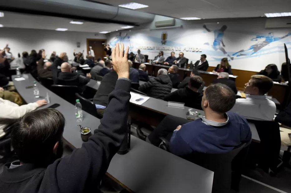 Imagen de Consejo de Liga aprobó por mayoría reparto de ingresos de TV: ¿cuánto recibirá cada club?