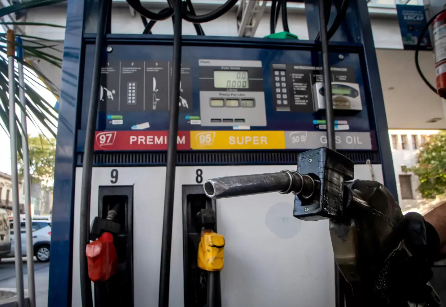 Imagen de Gobierno anunciará nuevo precio de los combustibles y aumento podría ser mayor al 7%, ¿qué pasa con el abastecimiento?