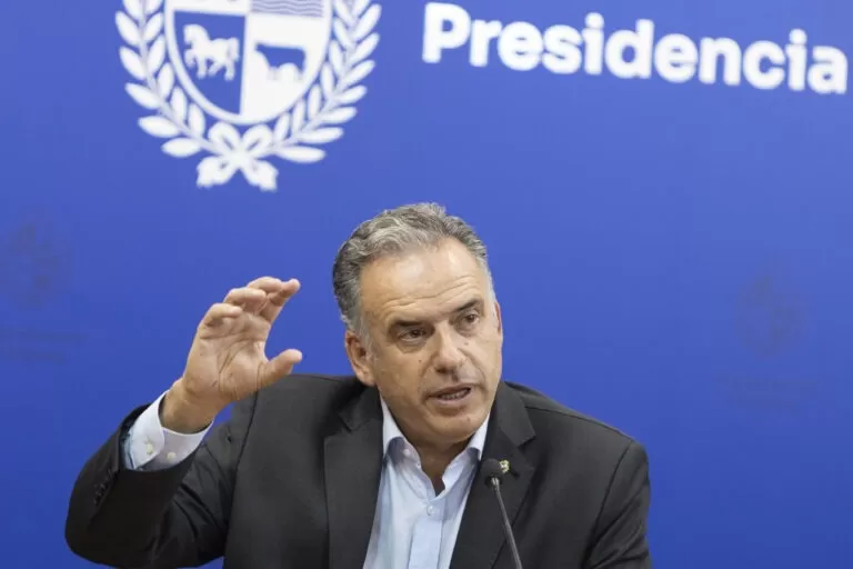 Imagen de Gobierno lanza plan para financiar una planta solar con inversión de pequeños ahorristas